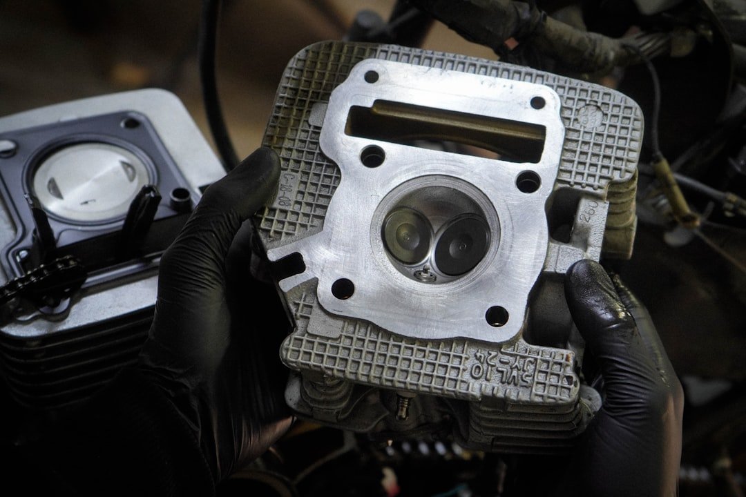 a-close-up-of-a-person-holding-a-metal-object-gyopbi2-lw0